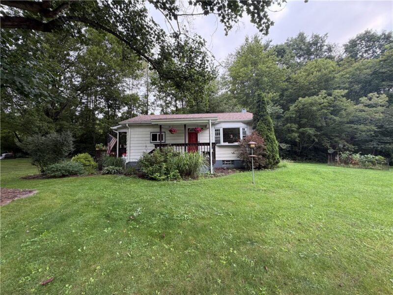 1048 Parkwood Rd — photo 4