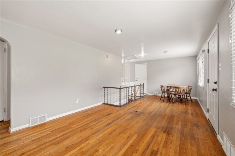 225 Coral Dr — photo 2