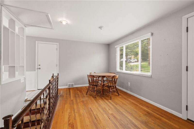 225 Coral Dr — photo 4