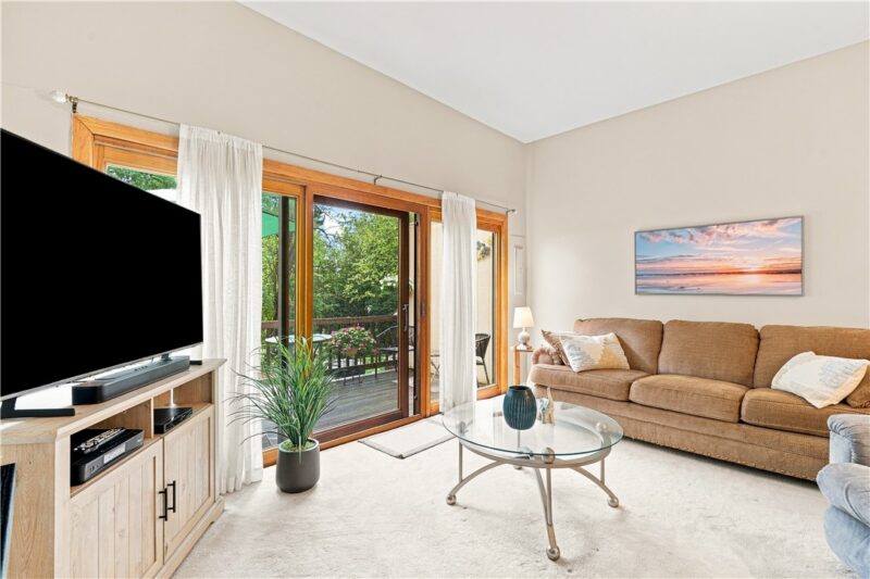 244 Colony Ct — photo 3