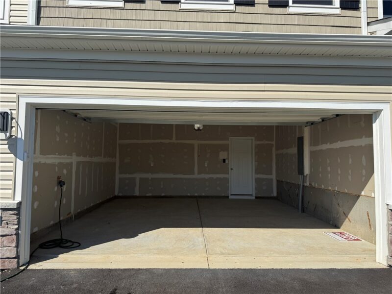 1001 Darcy Dr — photo 2