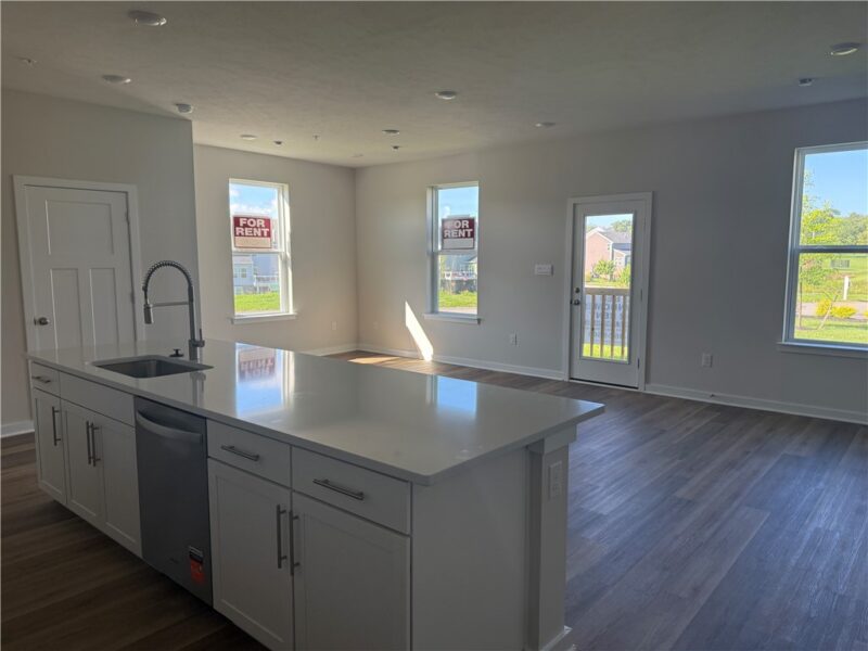 1001 Darcy Dr — photo 3