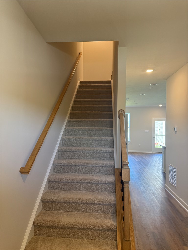 1001 Darcy Dr — photo 8