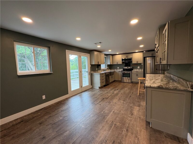 2288 Bernard St — photo 8