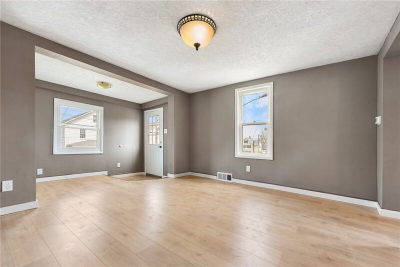 509 Division Avenue — photo 4