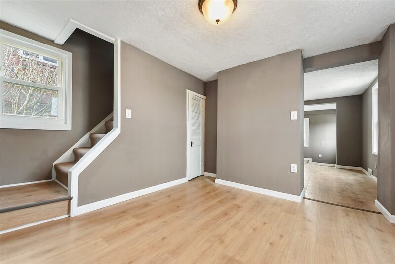 509 Division Avenue — photo 7