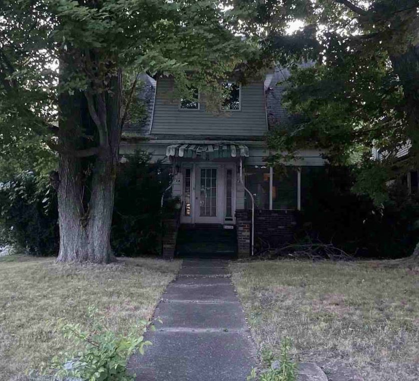724 N Main — photo 1