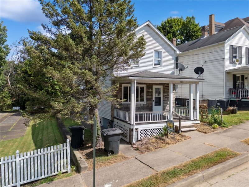 220 ONEIDA STREET — photo 3