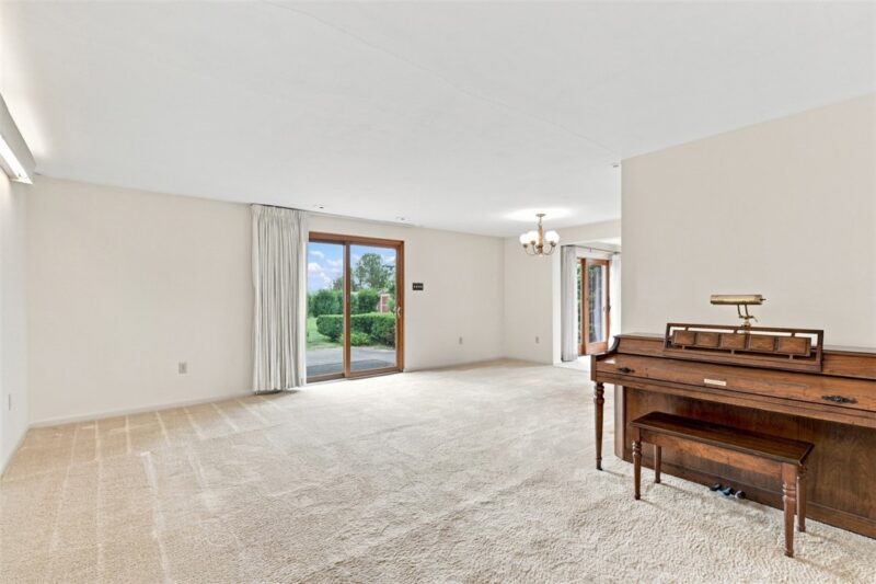 251 Alcott Dr — photo 4