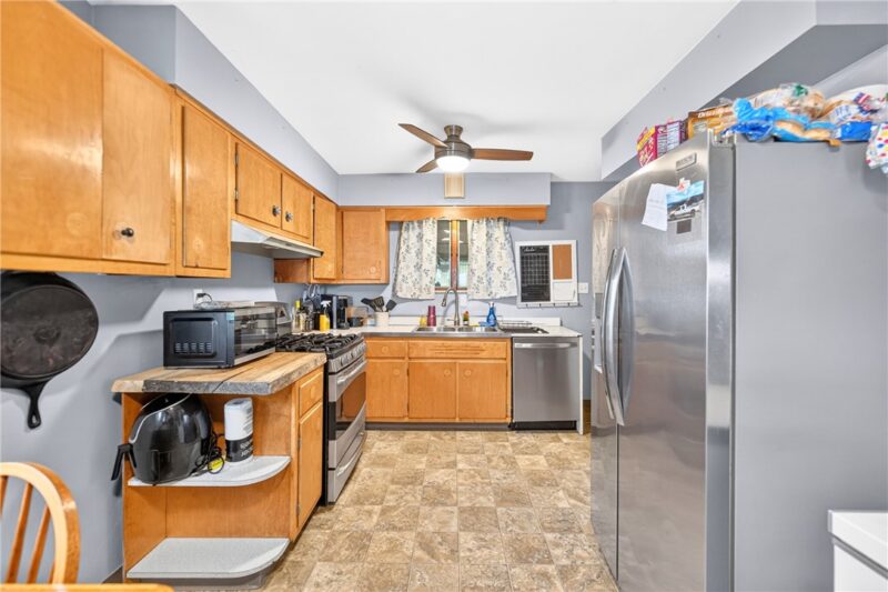 715 Locust Ln — photo 8