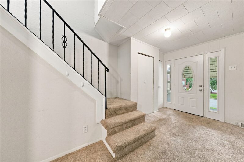 402 Franklin Ave — photo 4