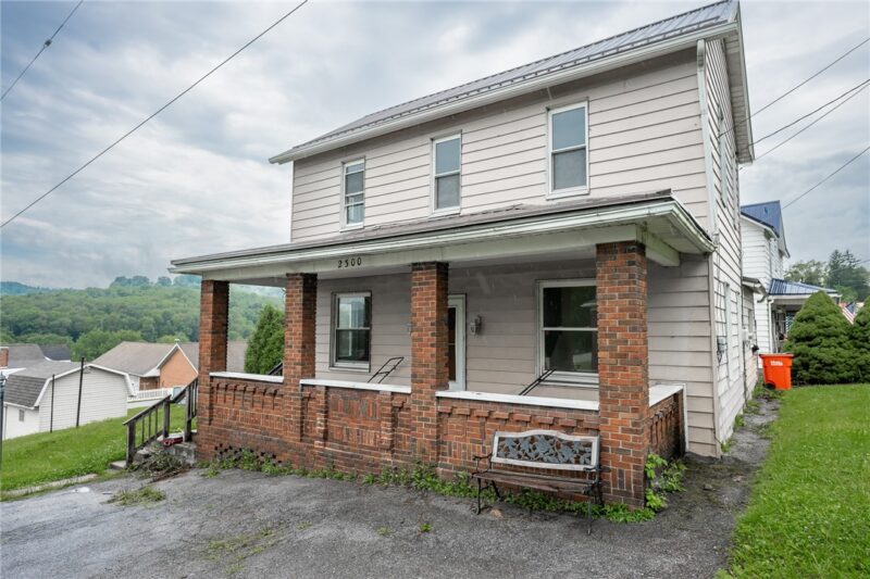 2300 Lovell Ave — photo 2