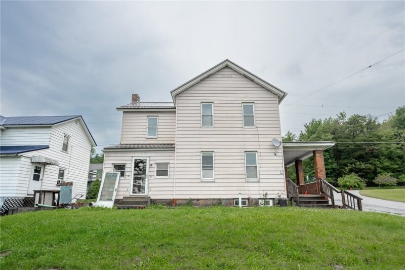 2300 Lovell Ave — photo 4