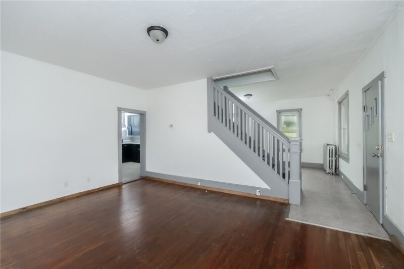 2300 Lovell Ave — photo 8