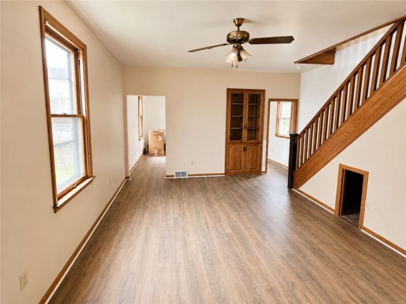 214 Thompson Ave — photo 5