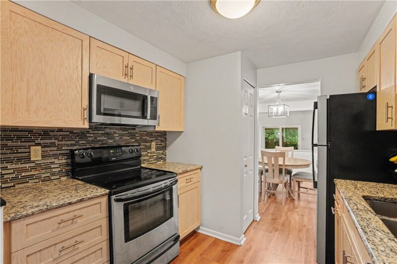 127 Spruce Ct — photo 4
