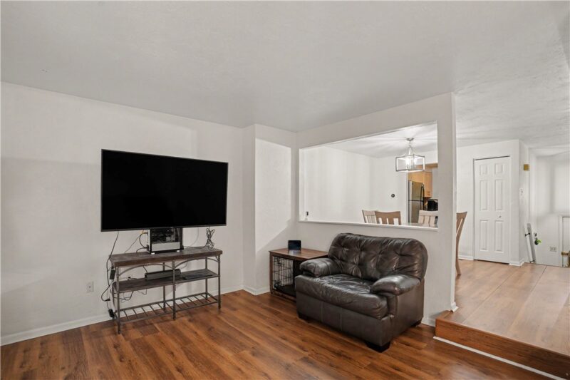 127 Spruce Ct — photo 7