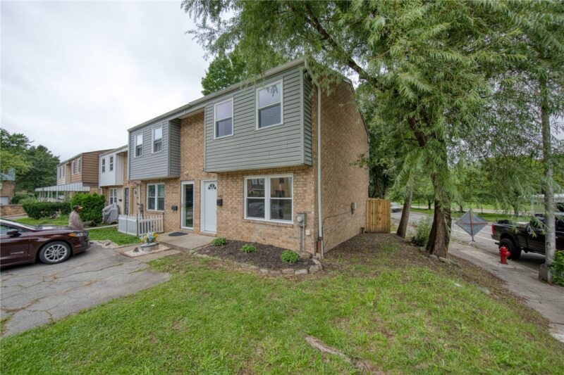 442 Enright Ct — photo 2