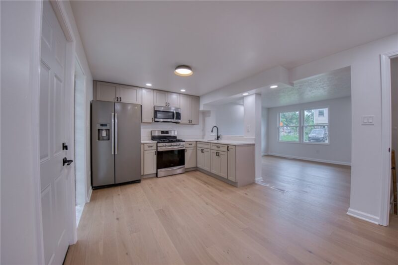 442 Enright Ct — photo 4