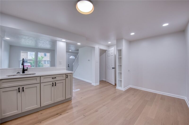 442 Enright Ct — photo 5