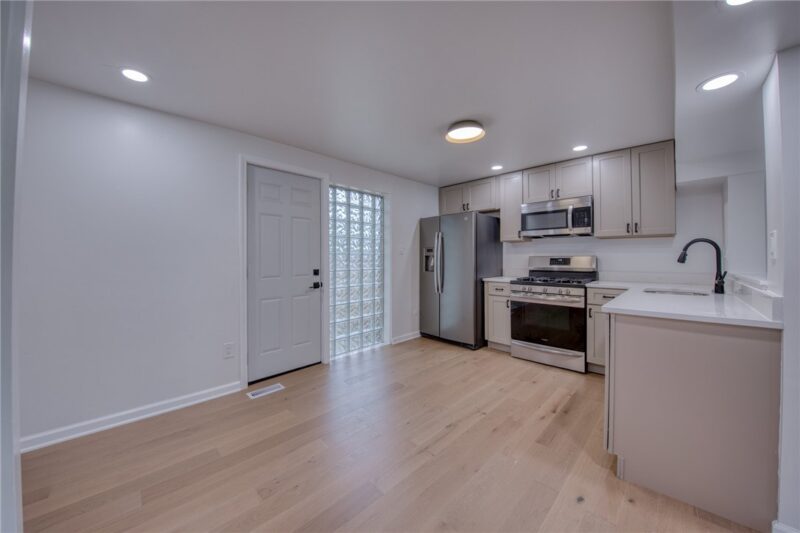 442 Enright Ct — photo 6