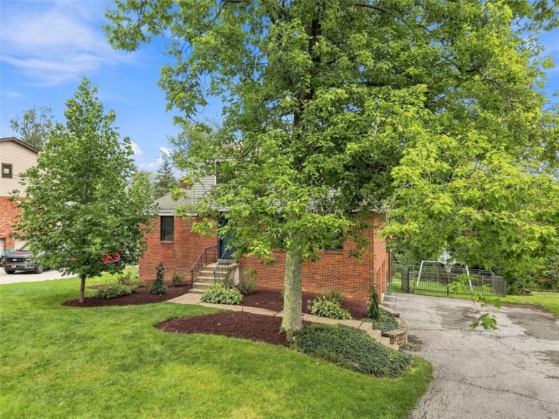 411 Laurel Dr — photo 3