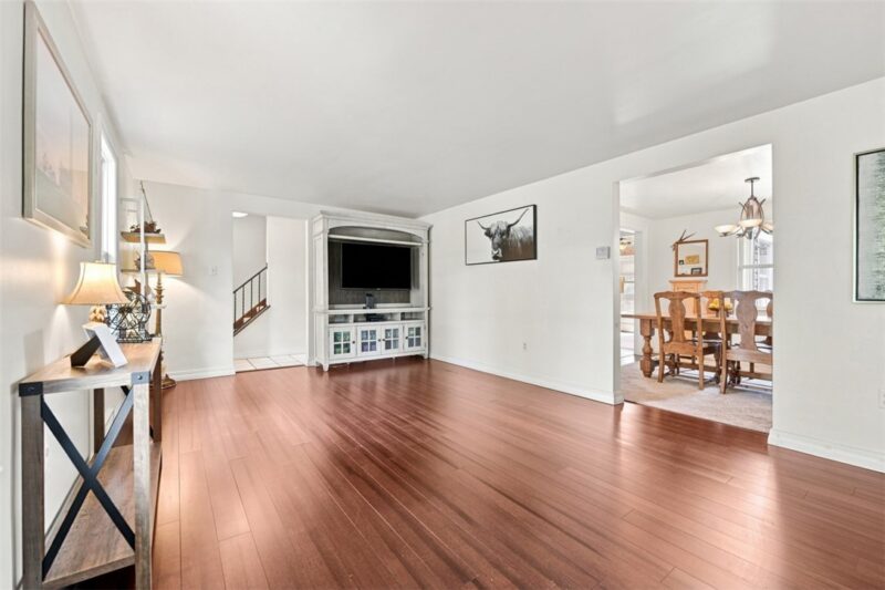 411 Laurel Dr — photo 8