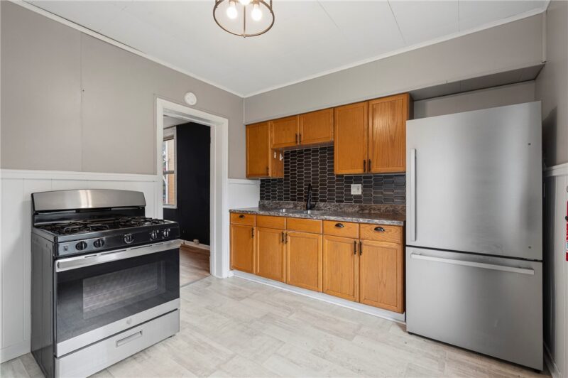 7910 Saint Lawrence Ave — photo 4
