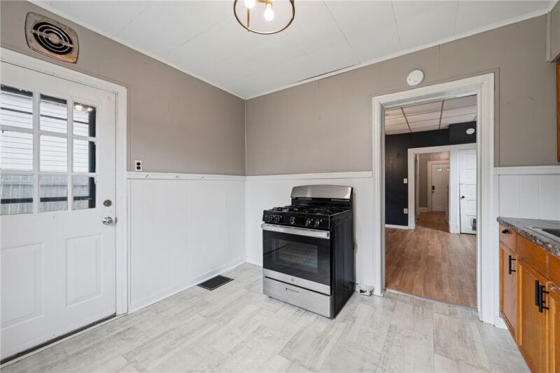 7910 Saint Lawrence Ave — photo 6