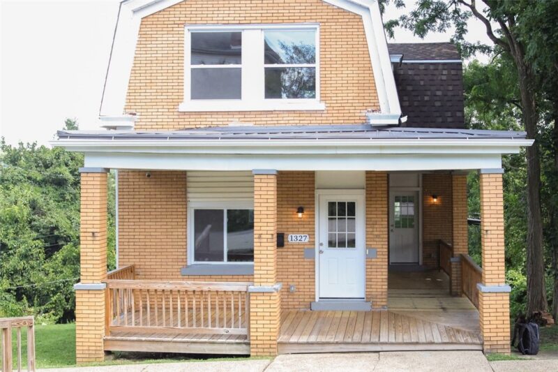 1327 Triana St — photo 2