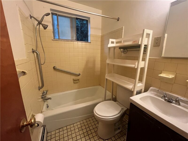 19 Erie Ave — photo 8