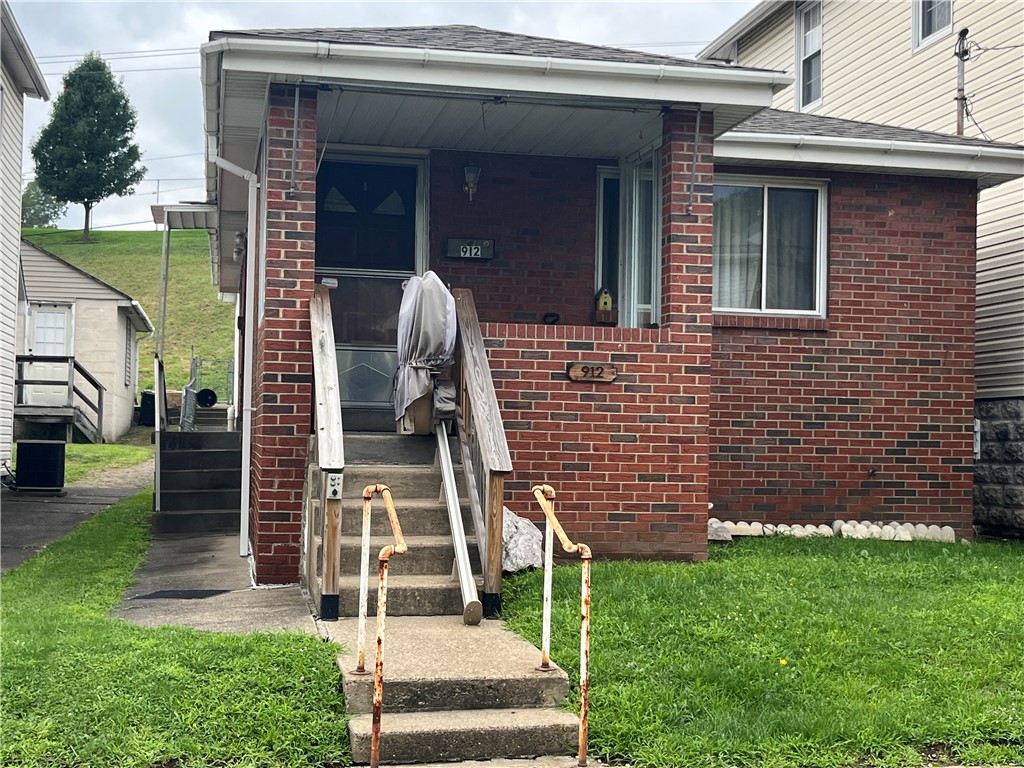 912 Vermont Ave — photo 1