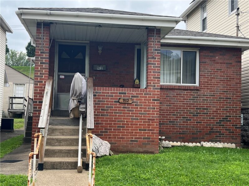 912 Vermont Ave — photo 2