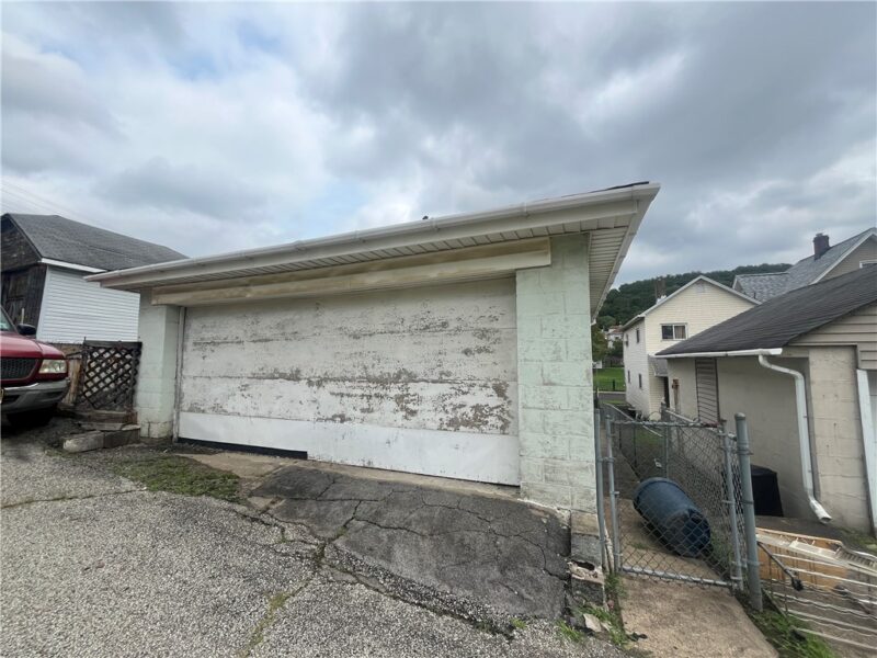 912 Vermont Ave — photo 3