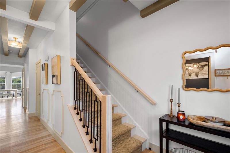2087 Majestic Dr — photo 8