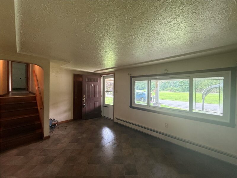 823 Robb Rd — photo 5