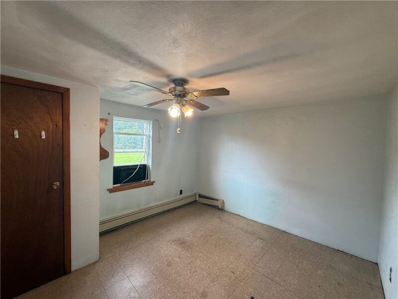 823 Robb Rd — photo 8