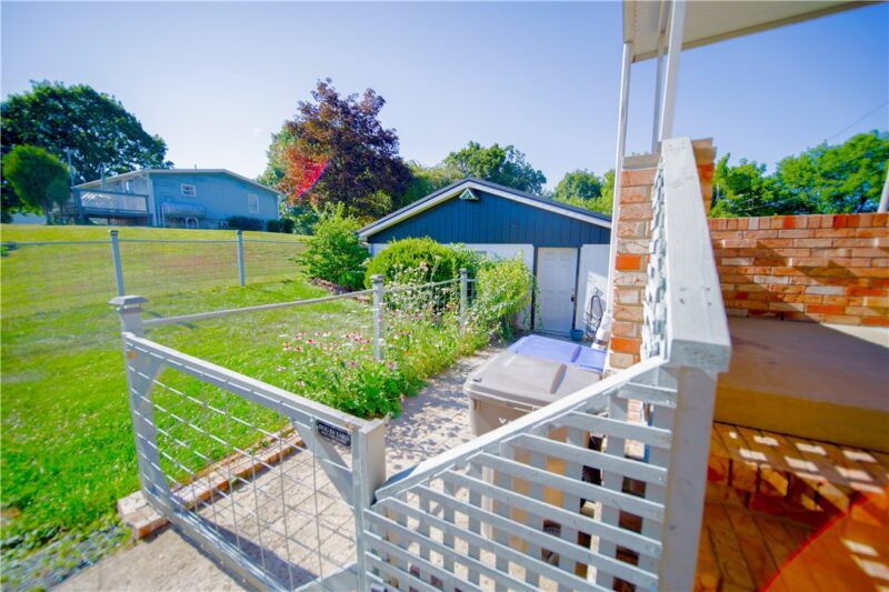 209 Henry St — photo 5