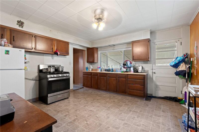 112 Bouquet Street — photo 3