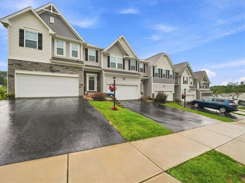 2503 Canterbury Dr — photo 2