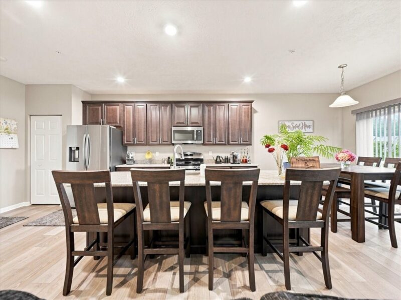 2503 Canterbury Dr — photo 8