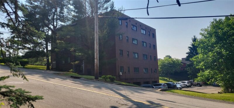 1 Glen Elm Dr — photo 3