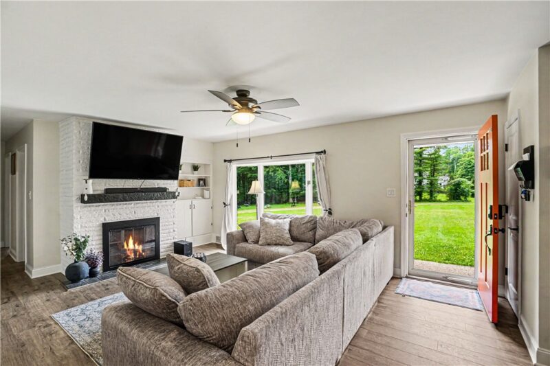 456 E Maitland Ln — photo 5