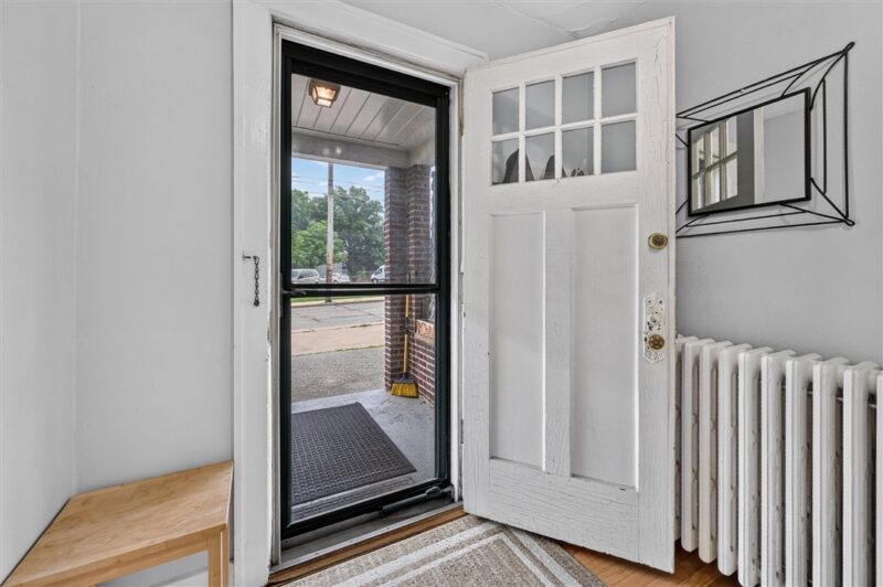 1806 Pioneer Avenue — photo 5