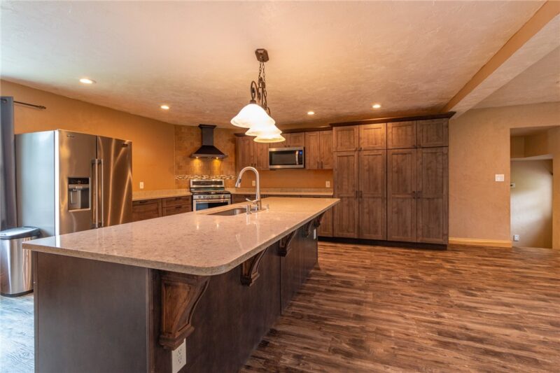 558 Market St — photo 4