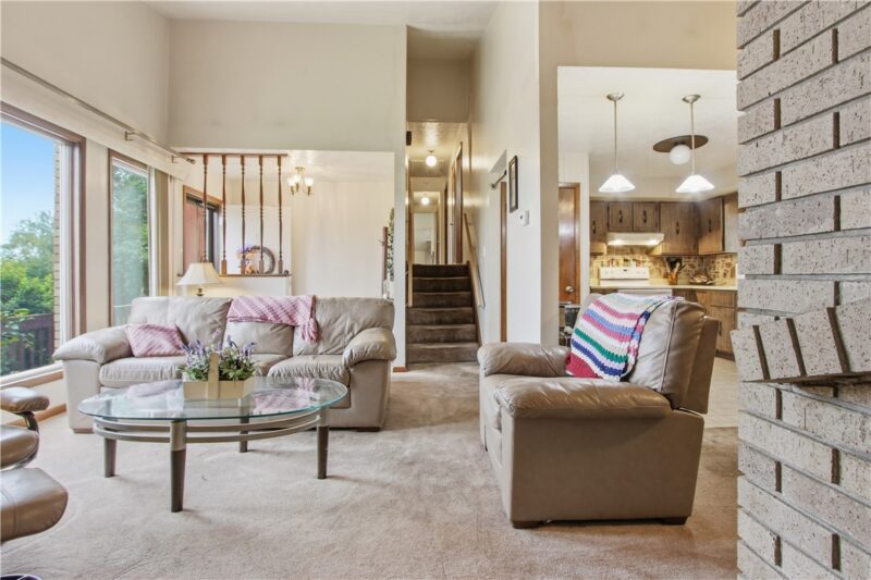 1025 Willowbrook Road — photo 3
