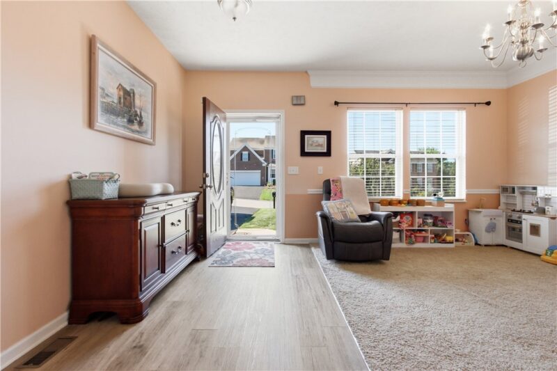 14 Beagle Court — photo 2