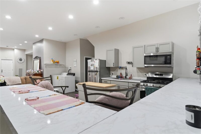 753 Chartiers Ave — photo 4