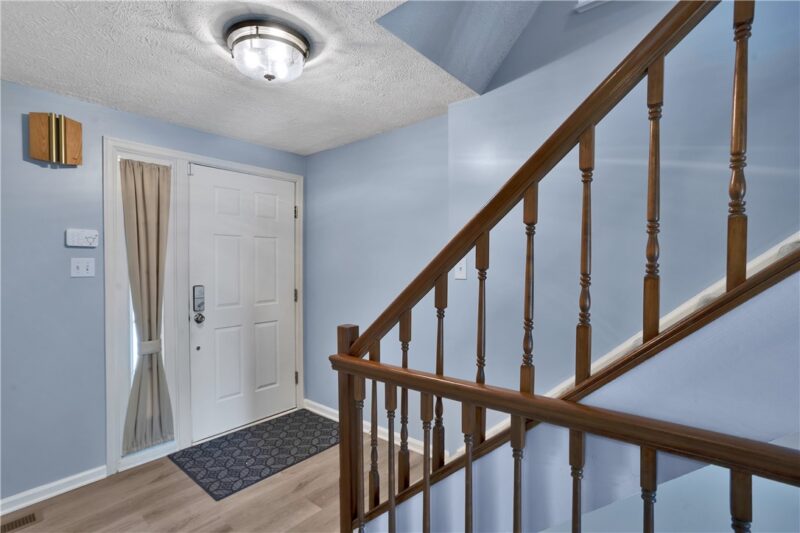 622 Sarah Ct — photo 4