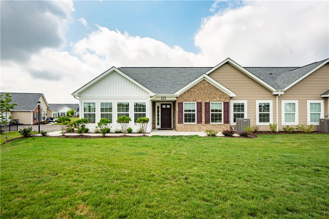 1083 Forest Oaks Drive — photo 1